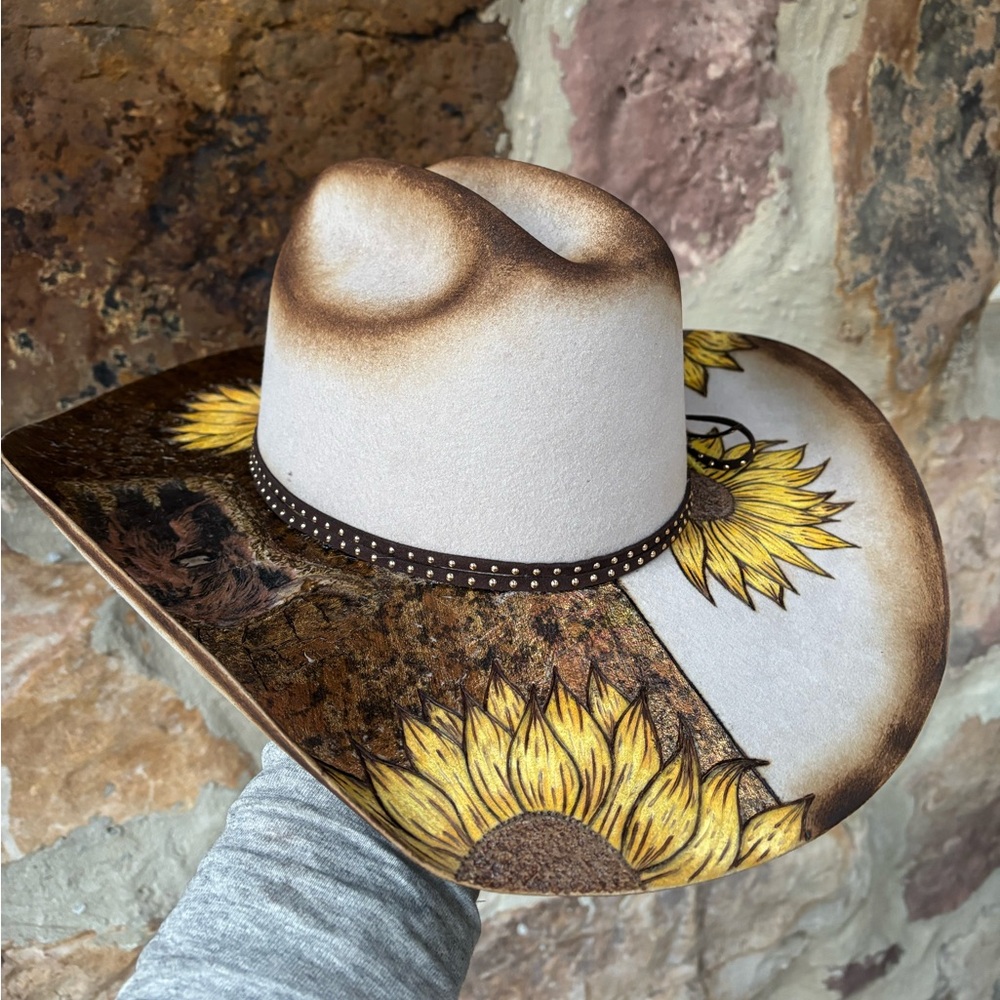 New Cody James Hand burned & Painted felt hat 
Sz 7 3/8 - Picture 8 of 9